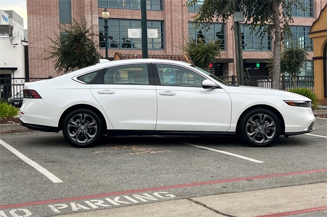 2023 Honda Accord EX photo 3