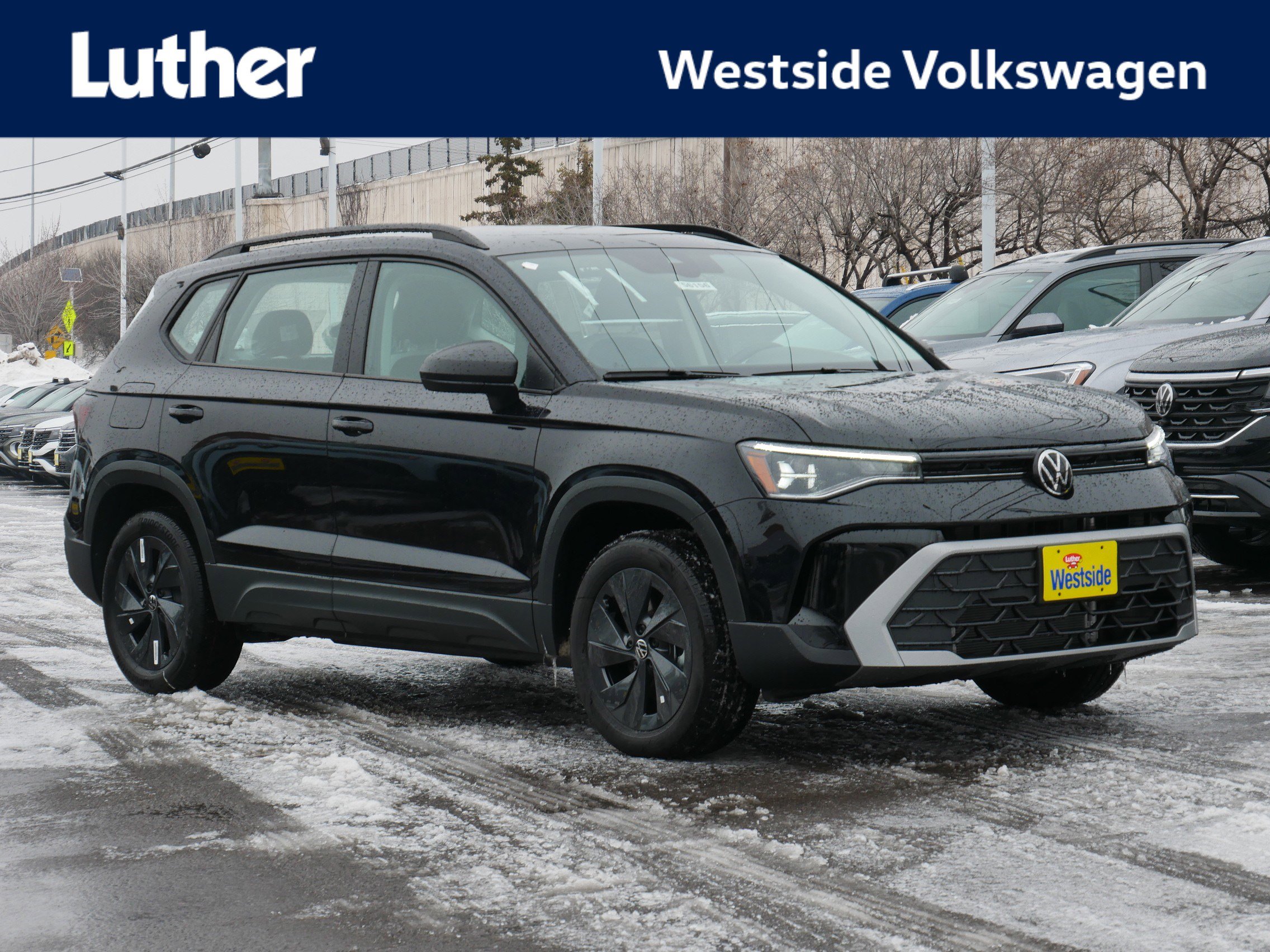 2025 Volkswagen Taos S's photo