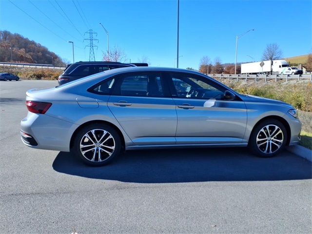 2023 Volkswagen Jetta 1.5T Sport photo 4