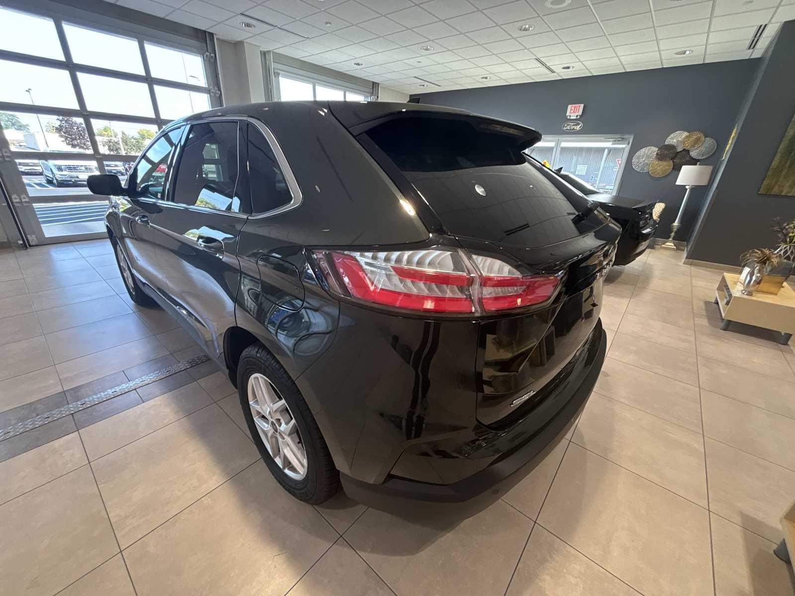 2024 Ford Edge SEL photo 5