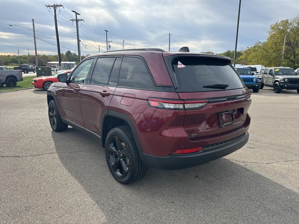 2025 Jeep Grand Cherokee Altitude X photo 4