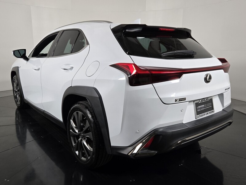 2021 Lexus UX 200 F SPORT photo 3