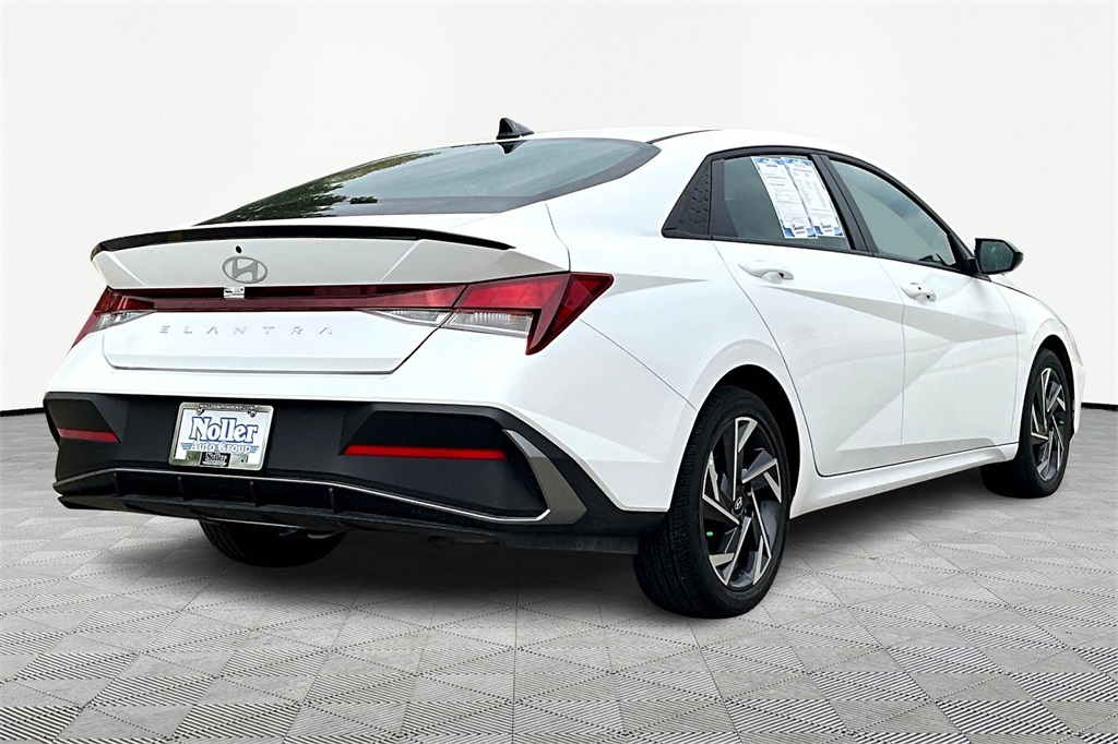 Certified 2025 Hyundai Elantra SEL with VIN KMHLM4DG4SU954256 for sale in Kansas City