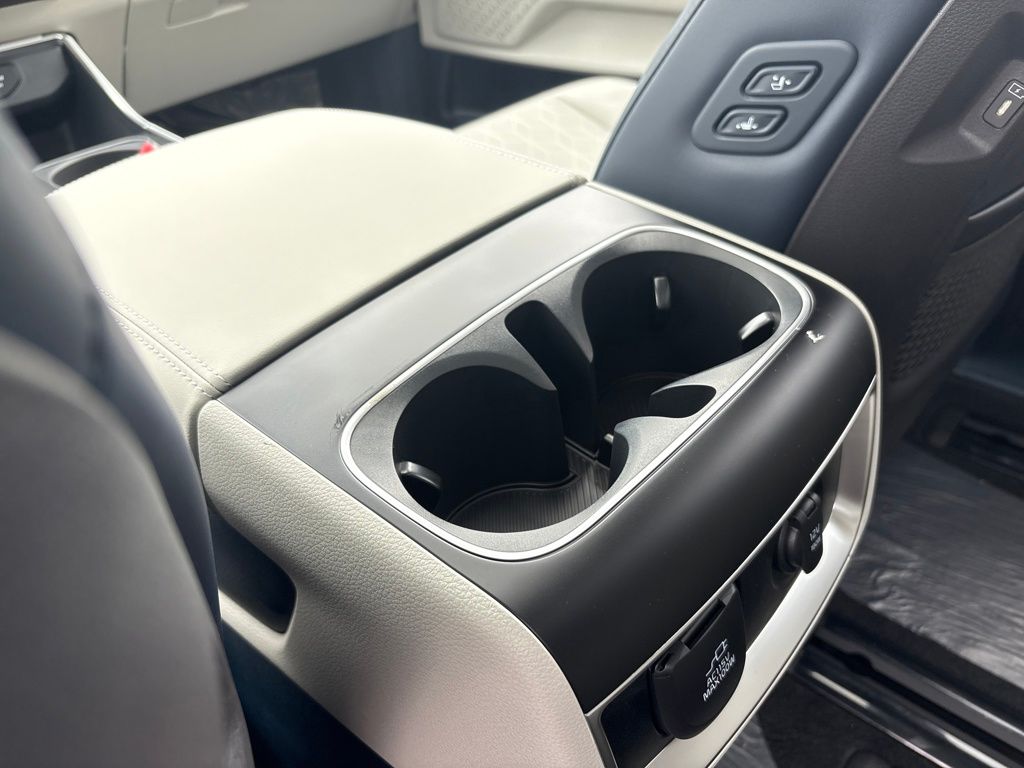 2026 Kia Carnival SX photo 25