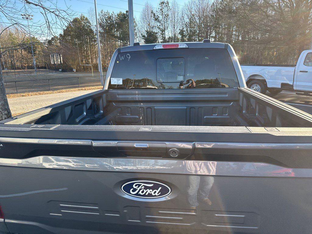 2025 Ford F-150 XLT photo 8
