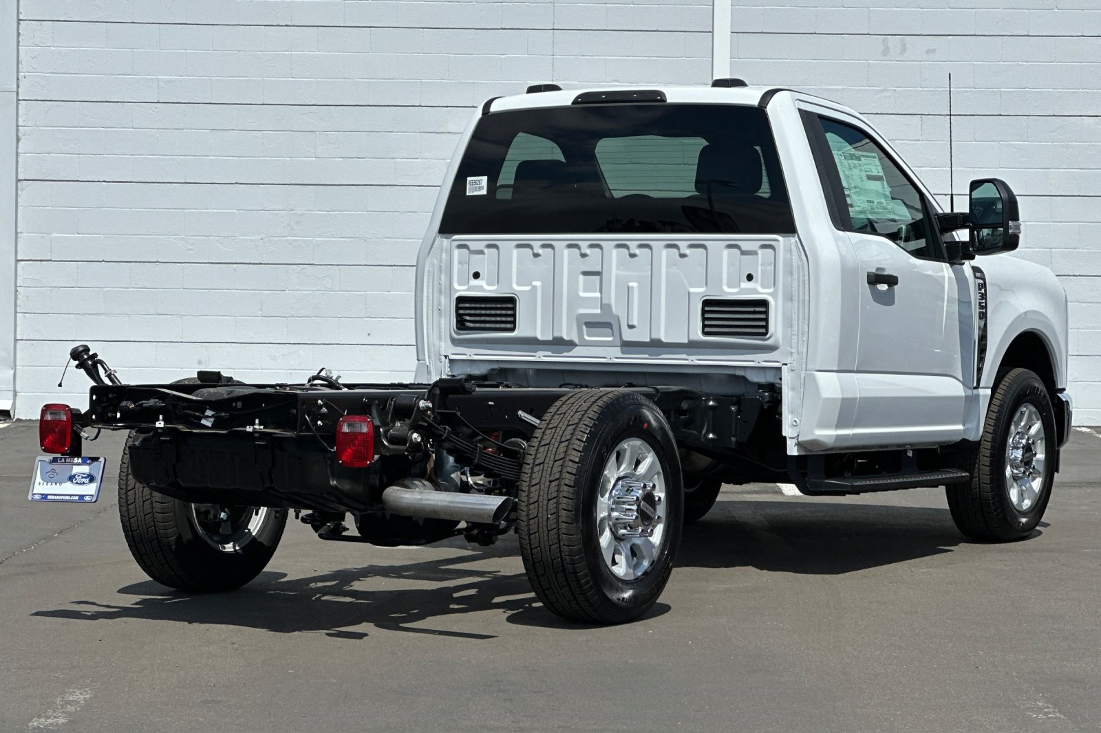 2024 Ford F-350 XLT photo 2