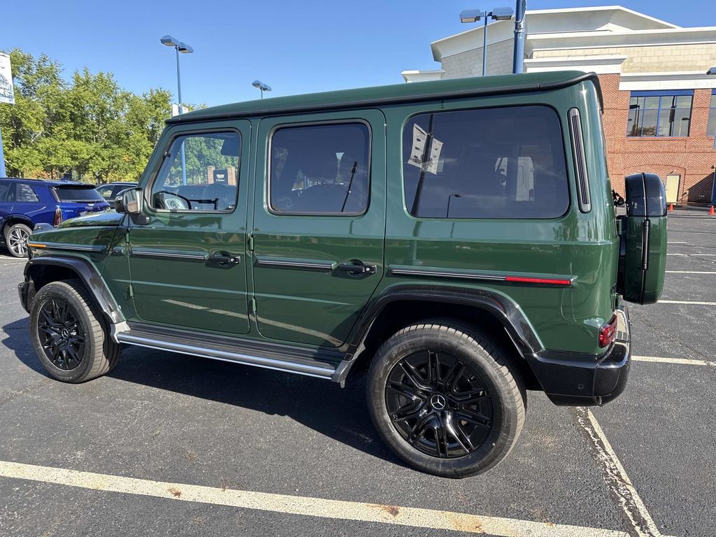 2025 Mercedes Benz G photo 3