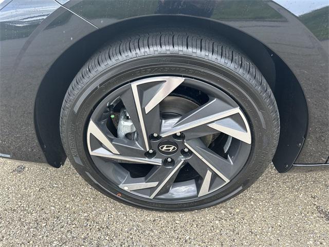 2025 Hyundai Elantra Hybrid Limited photo 10