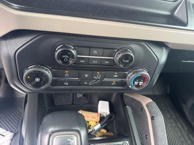 2021 Ford Bronco Outer Banks photo 12