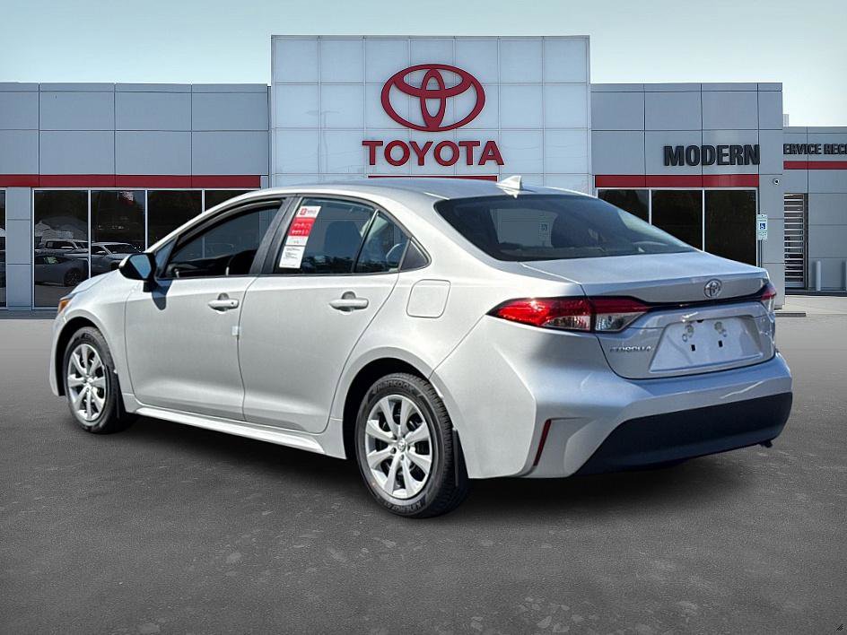 2026 Toyota Corolla LE photo 4