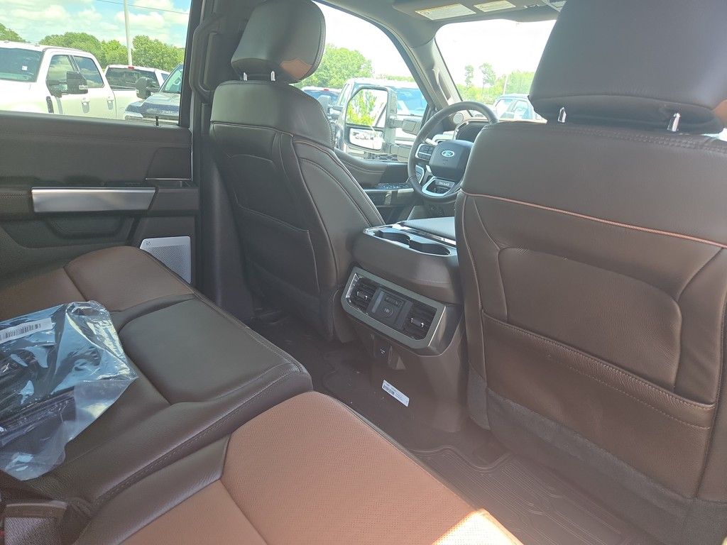 2025 Ford F-250 King Ranch photo 2