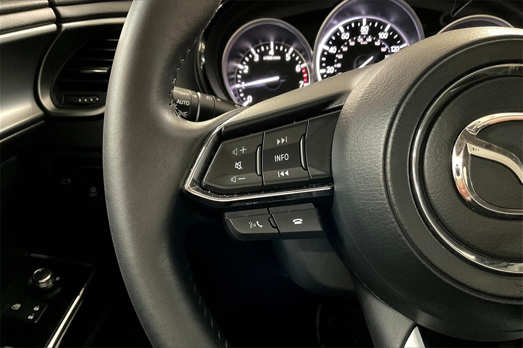 2022 Mazda CX-9 Touring photo 14