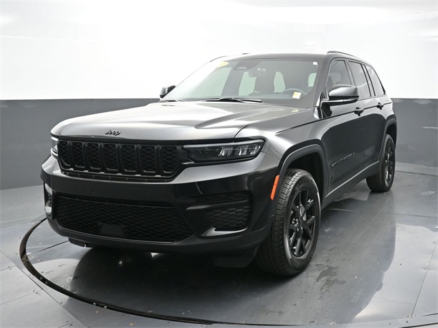 2025 Jeep Grand Cherokee Altitude's photo
