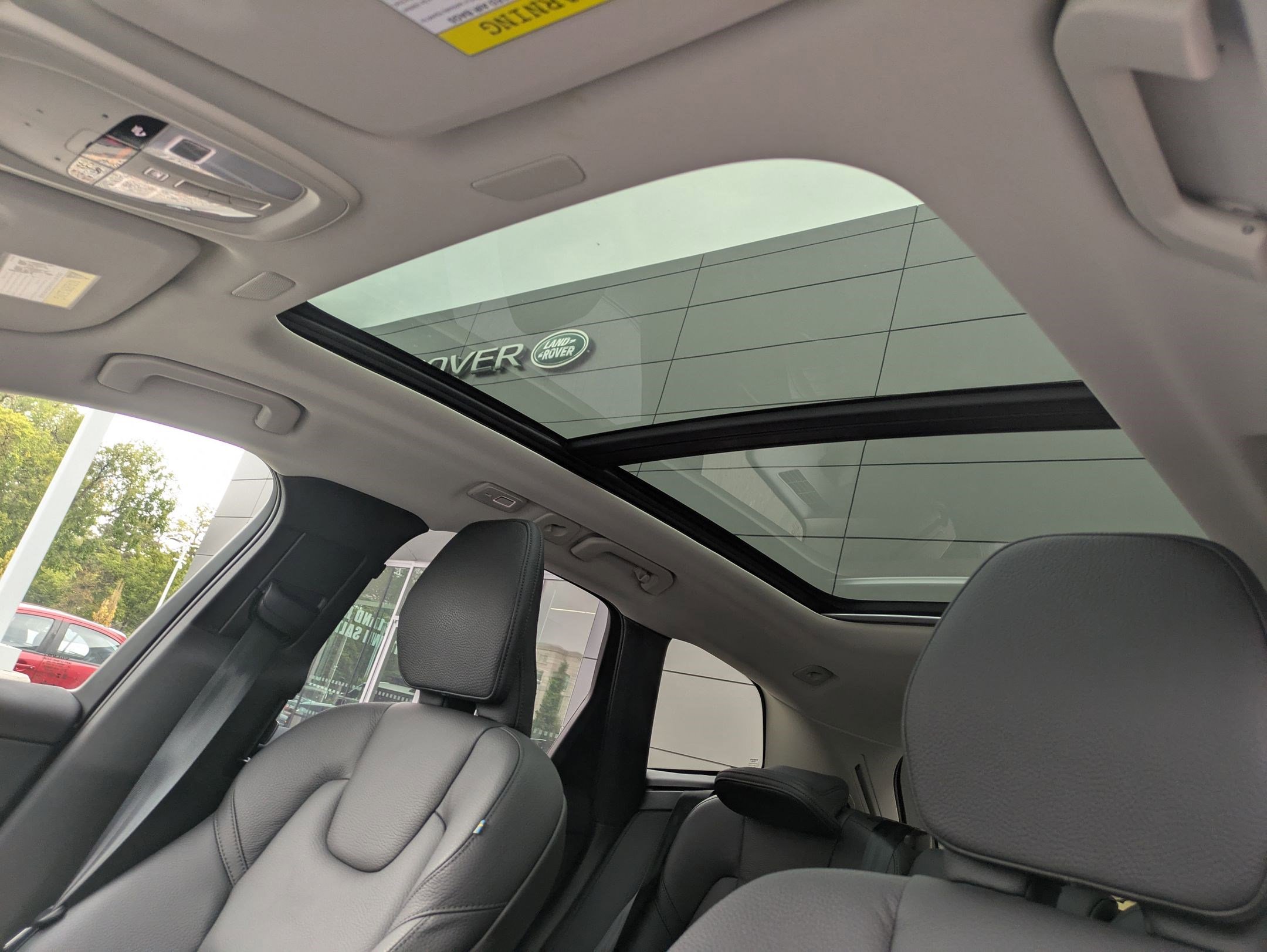 2025 Volvo XC60 Plus photo 23
