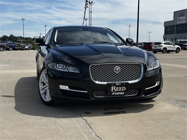 Used 2017 Jaguar XJ Portfolio with VIN SAJWA2G71H8W11210 for sale in Kansas City