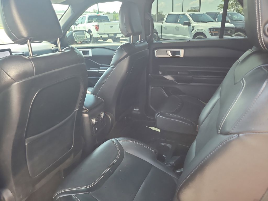 2020 Ford Explorer ST photo 23