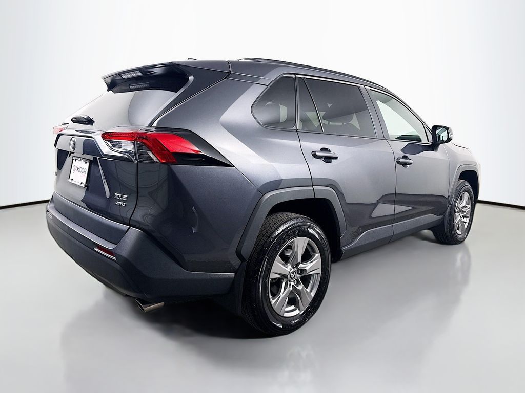 2023 Toyota RAV4 XLE photo 4