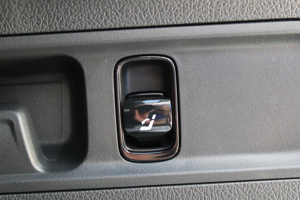 2025 Mercedes Benz GLC 350e 4MATIC photo 9