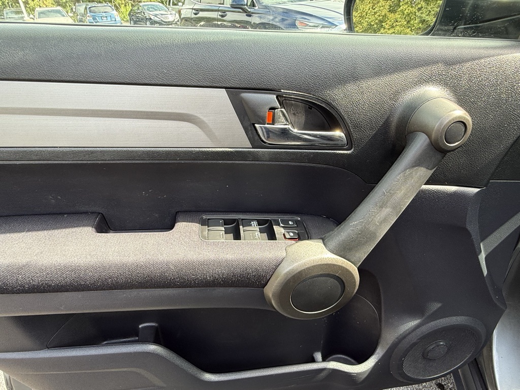 2011 Honda CR-V SE photo 16