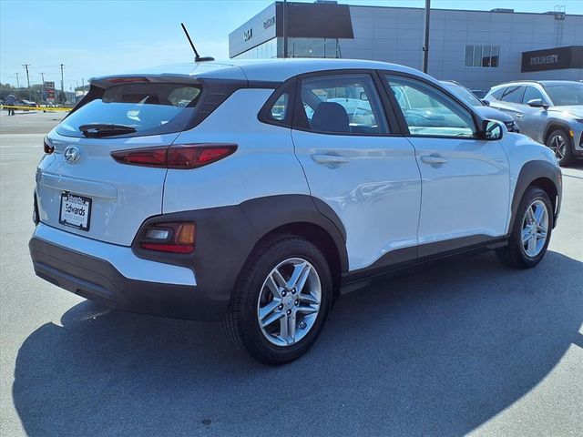 2021 Hyundai Kona SE photo 3