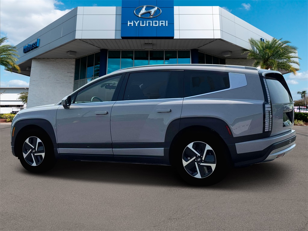 2026 Hyundai Ioniq SE photo 4