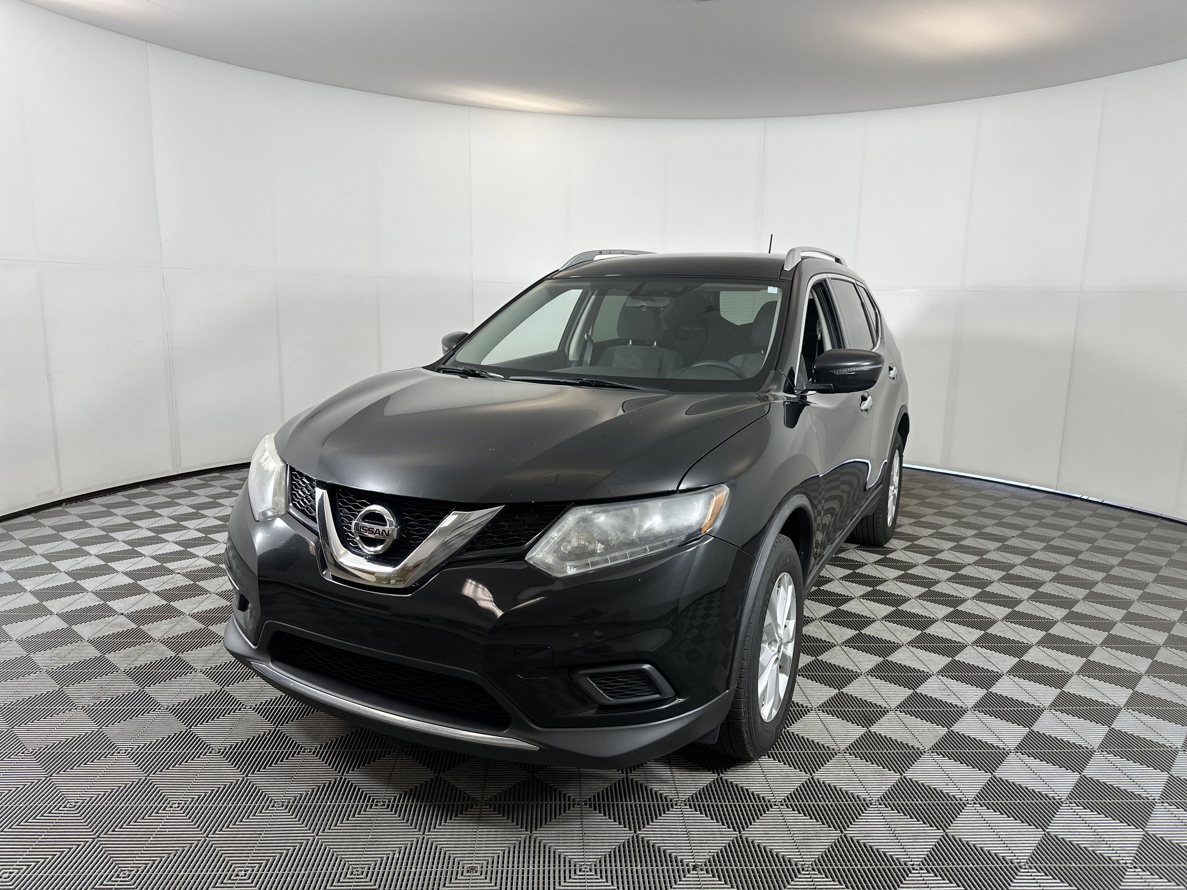 Used 2016 Nissan Rogue SV with VIN KNMAT2MV5GP651977 for sale in South Bend, IN