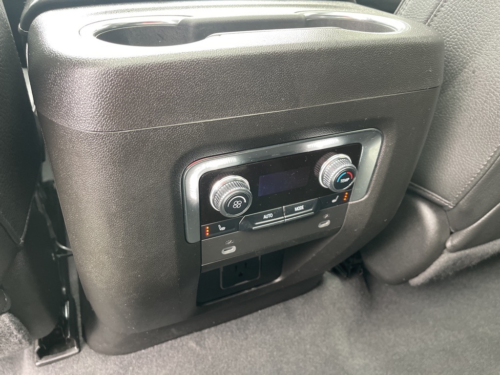 2022 Gmc Yukon Denali photo 28
