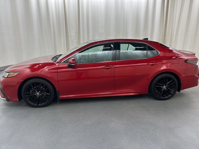 2021 Toyota Camry XSE photo 3