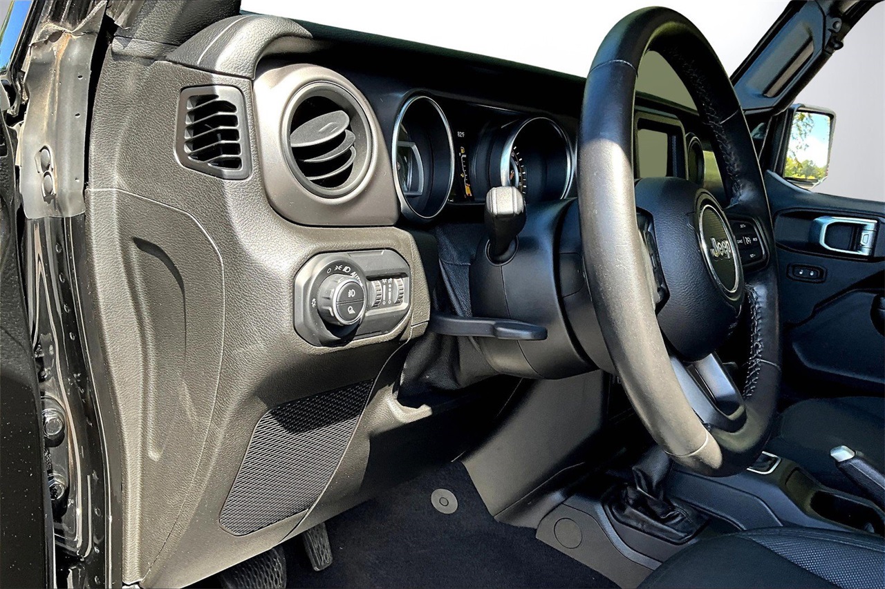 2021 Jeep Gladiator Sport photo 17
