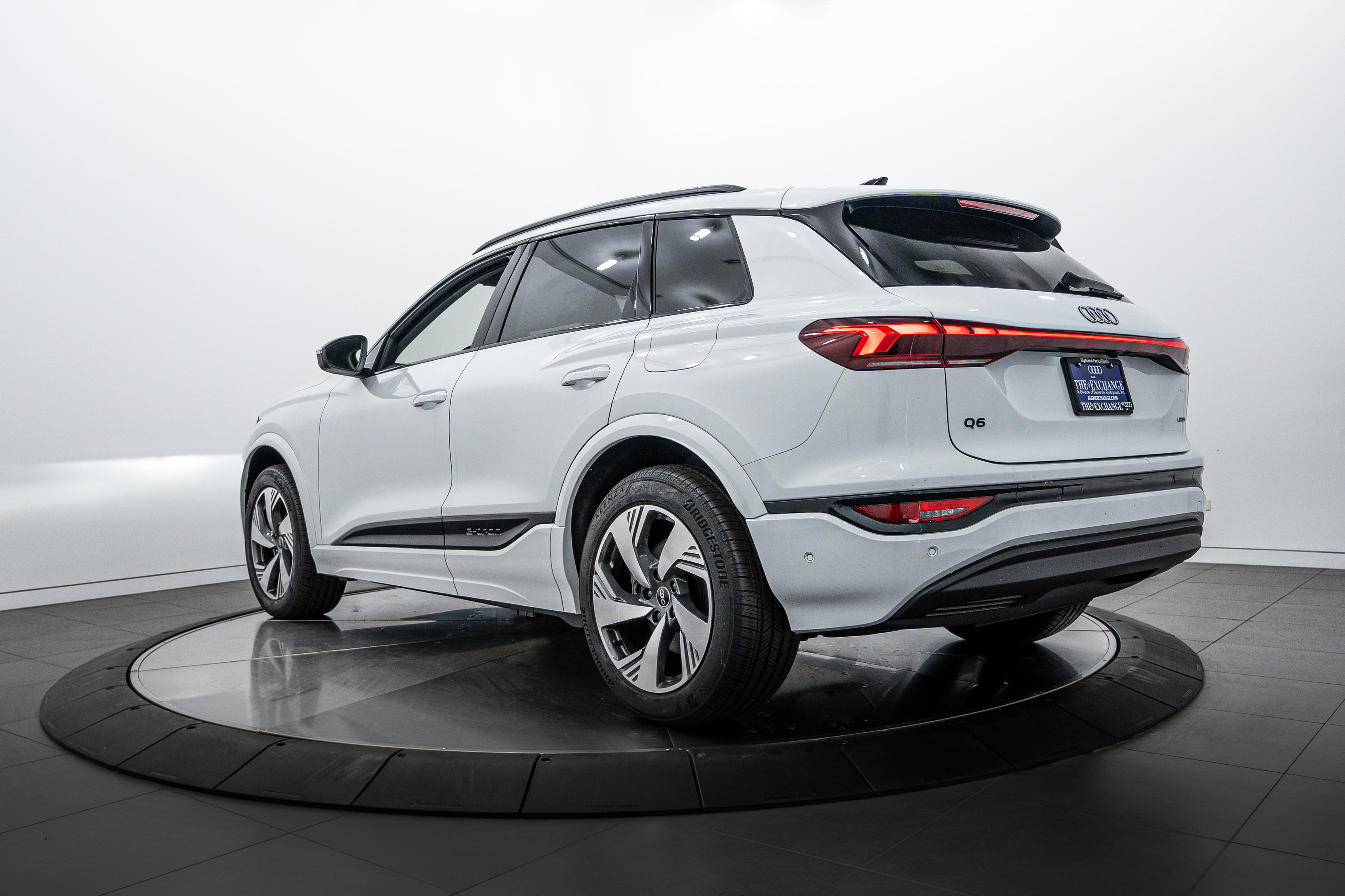 2025 Audi Q6 E-tron Premium Plus photo 3