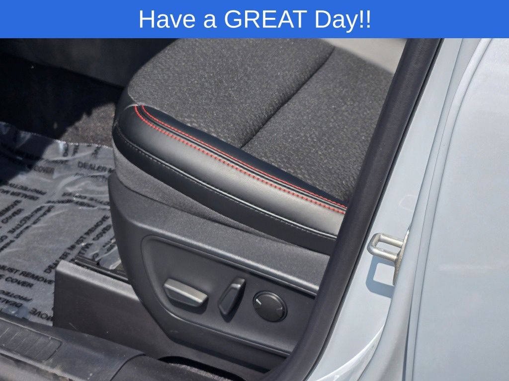 2025 Ford Escape Hybrid ST-Line Select photo 22