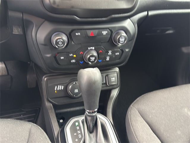 2020 Jeep Renegade Altitude photo 11