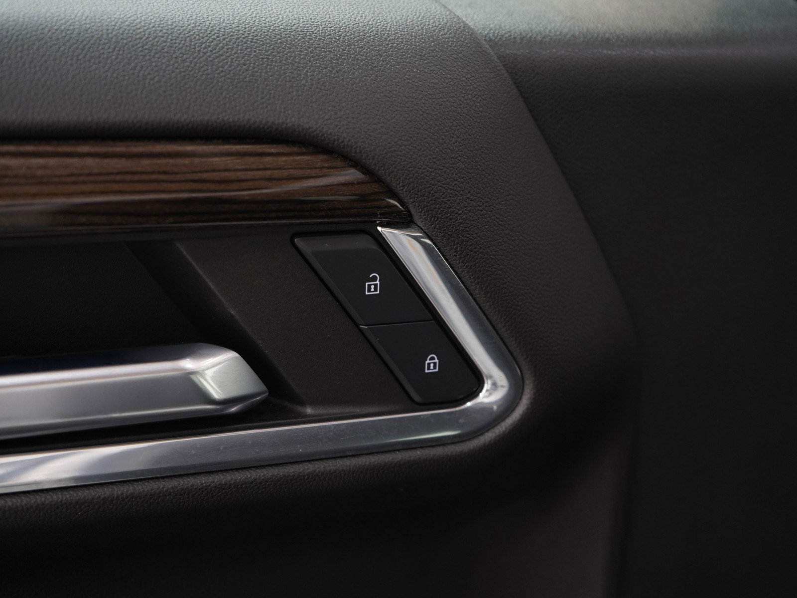 2023 Chevrolet Silverado RST photo 17