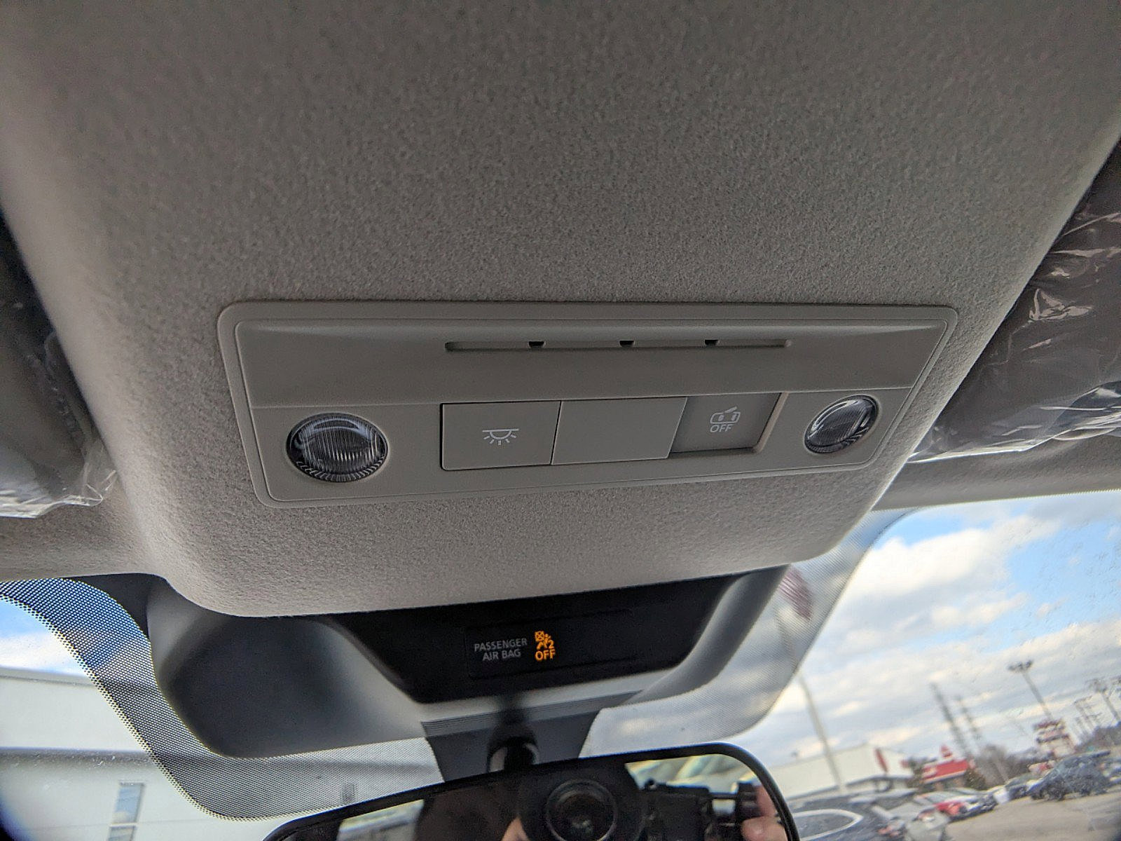 2025 Nissan Kicks SV photo 5