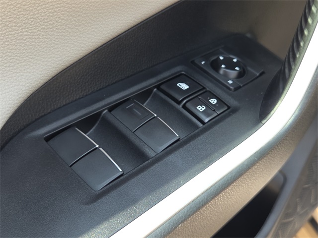 2021 Toyota RAV4 Limited photo 15