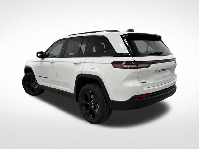 2025 Jeep Grand Cherokee Limited photo 3
