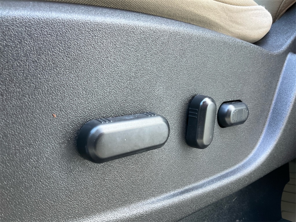 2017 Ford Escape Titanium photo 34