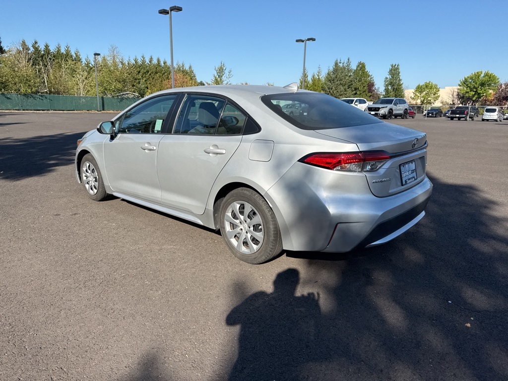 2021 Toyota Corolla LE photo 4