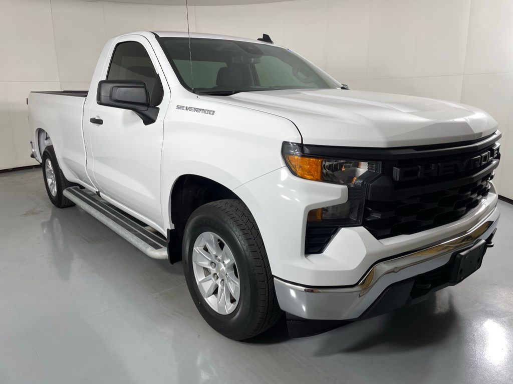 2024 Chevrolet Silverado 1500 photo 2