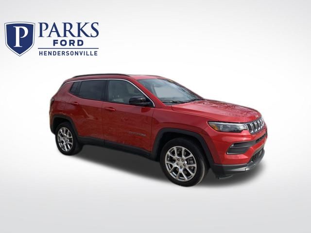 2023 Jeep Compass Latitude Lux's photo