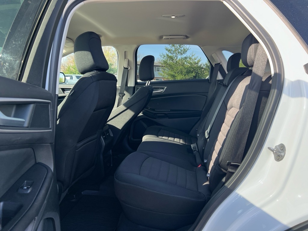2022 Ford Edge SEL photo 22