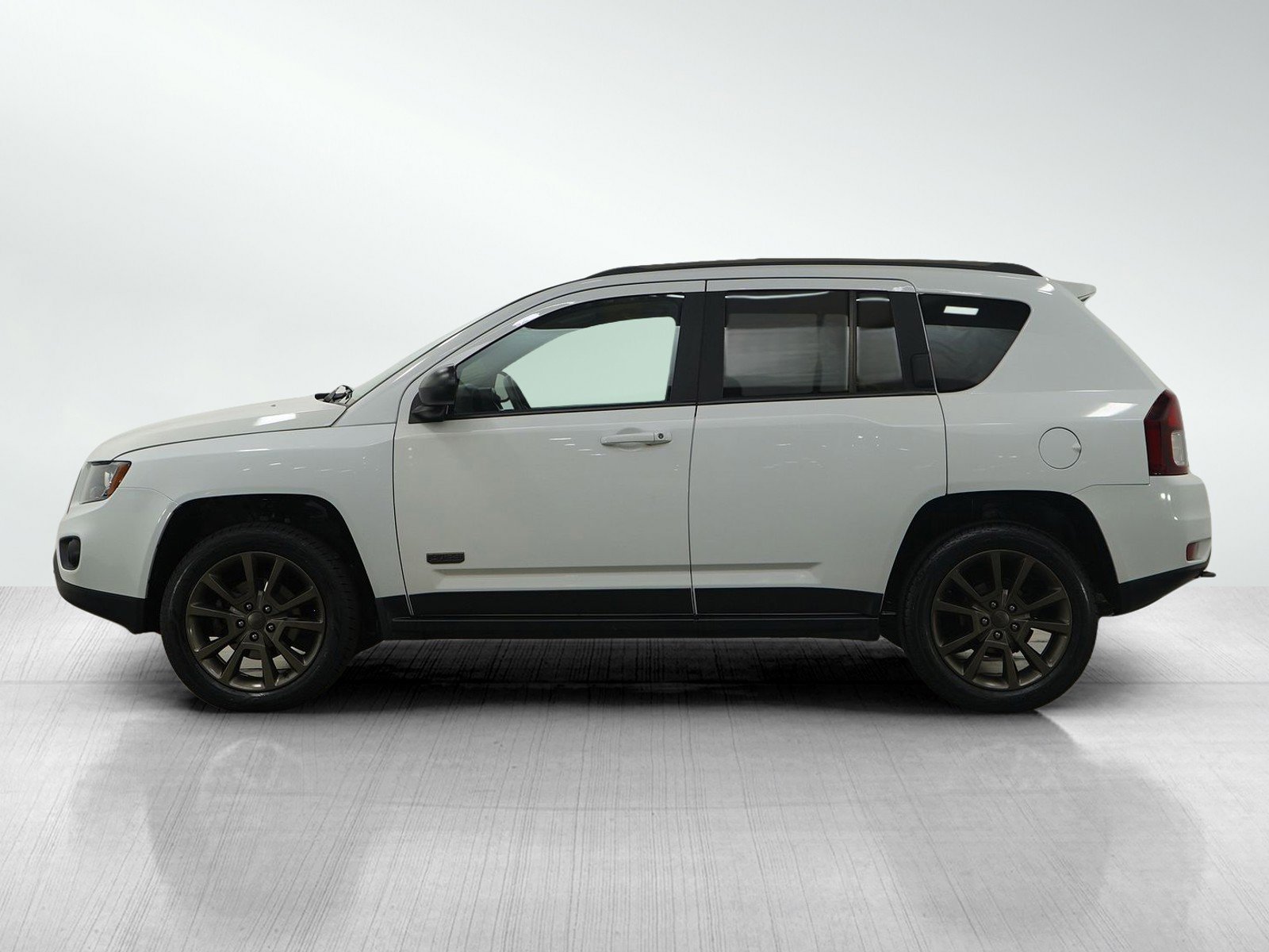 Used 2016 Jeep Compass 75th Anniversary Edition with VIN 1C4NJDBB9GD805698 for sale in Burnsville, Minnesota
