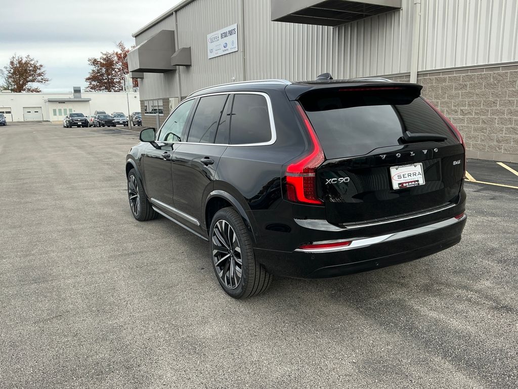 2026 Volvo XC90 AWD Plus photo 2