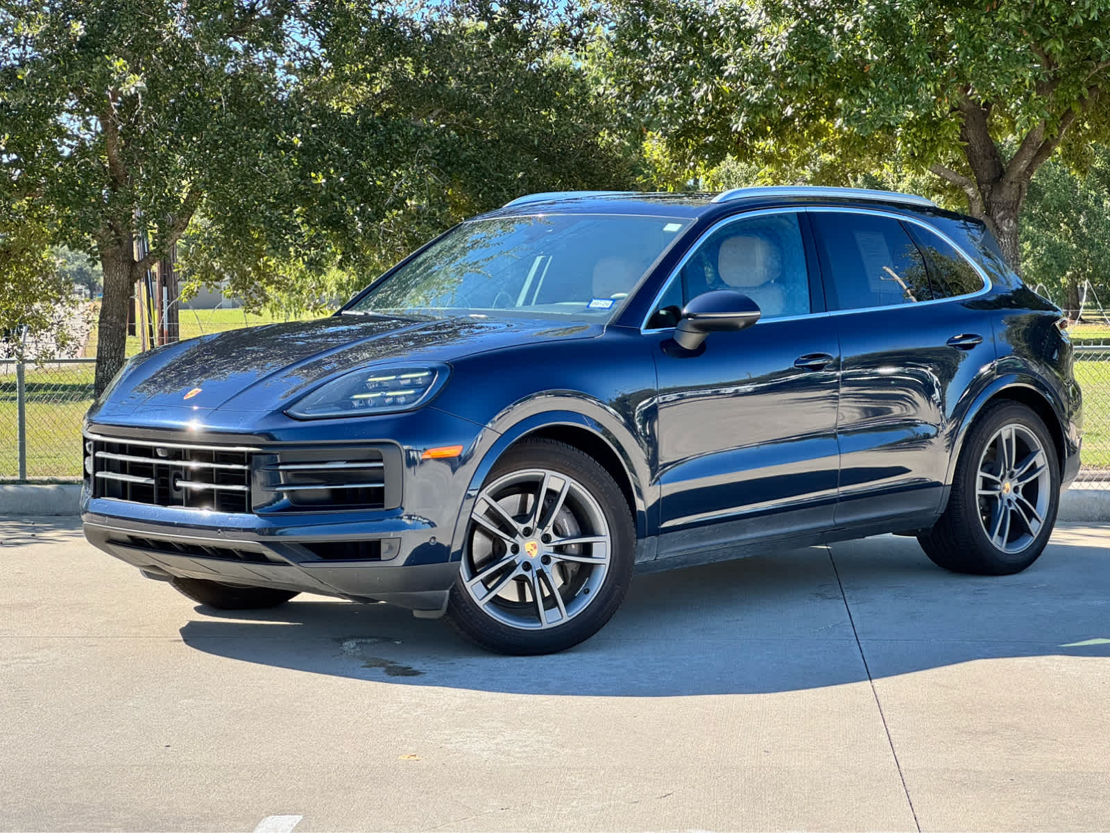 2024 Porsche Cayenne Base's photo