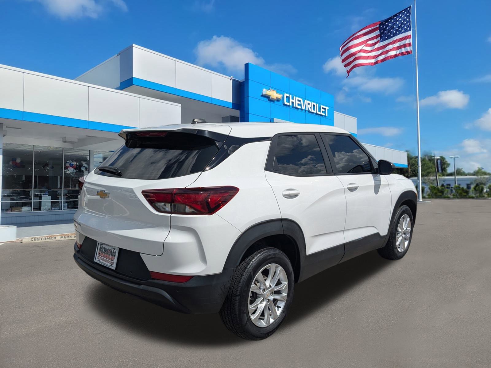 2022 Chevrolet Trailblazer LS photo 2