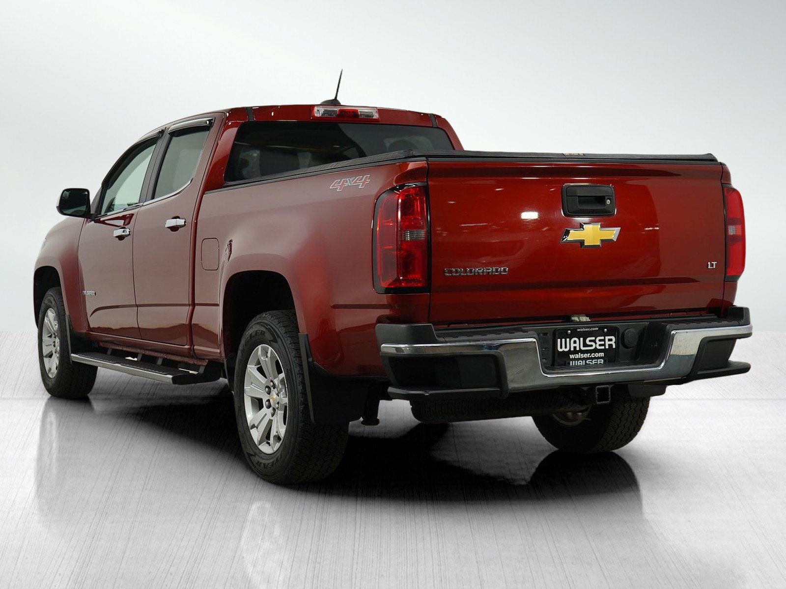 2015 Chevrolet Colorado LT photo 2