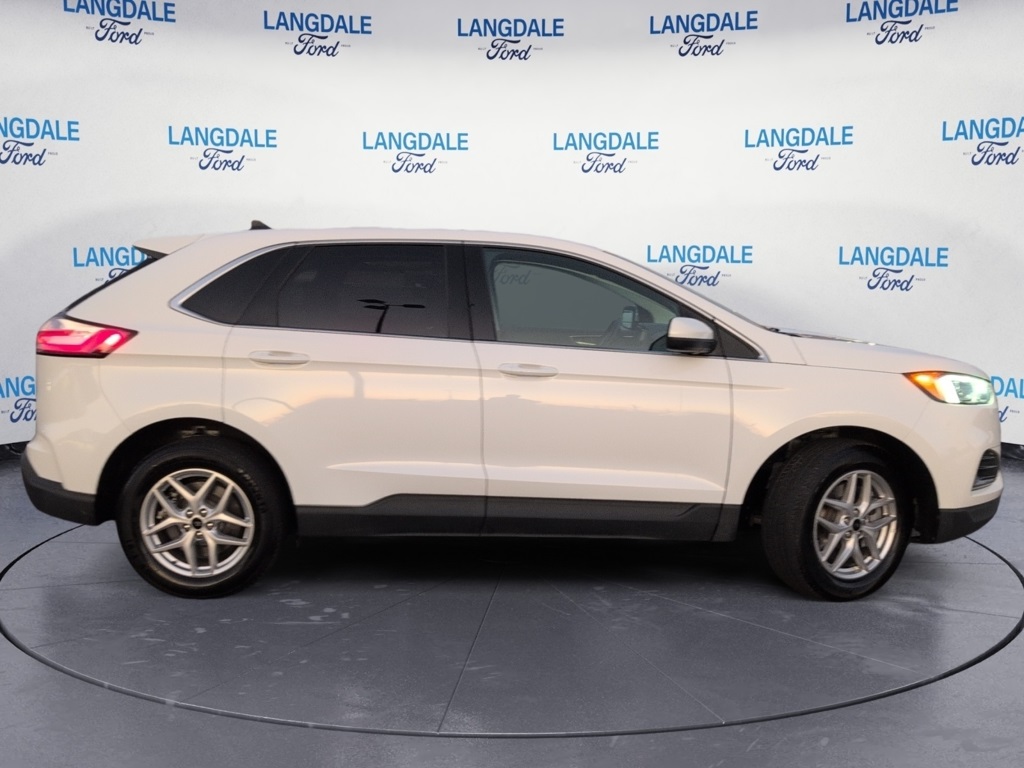2023 Ford Edge SEL photo 3