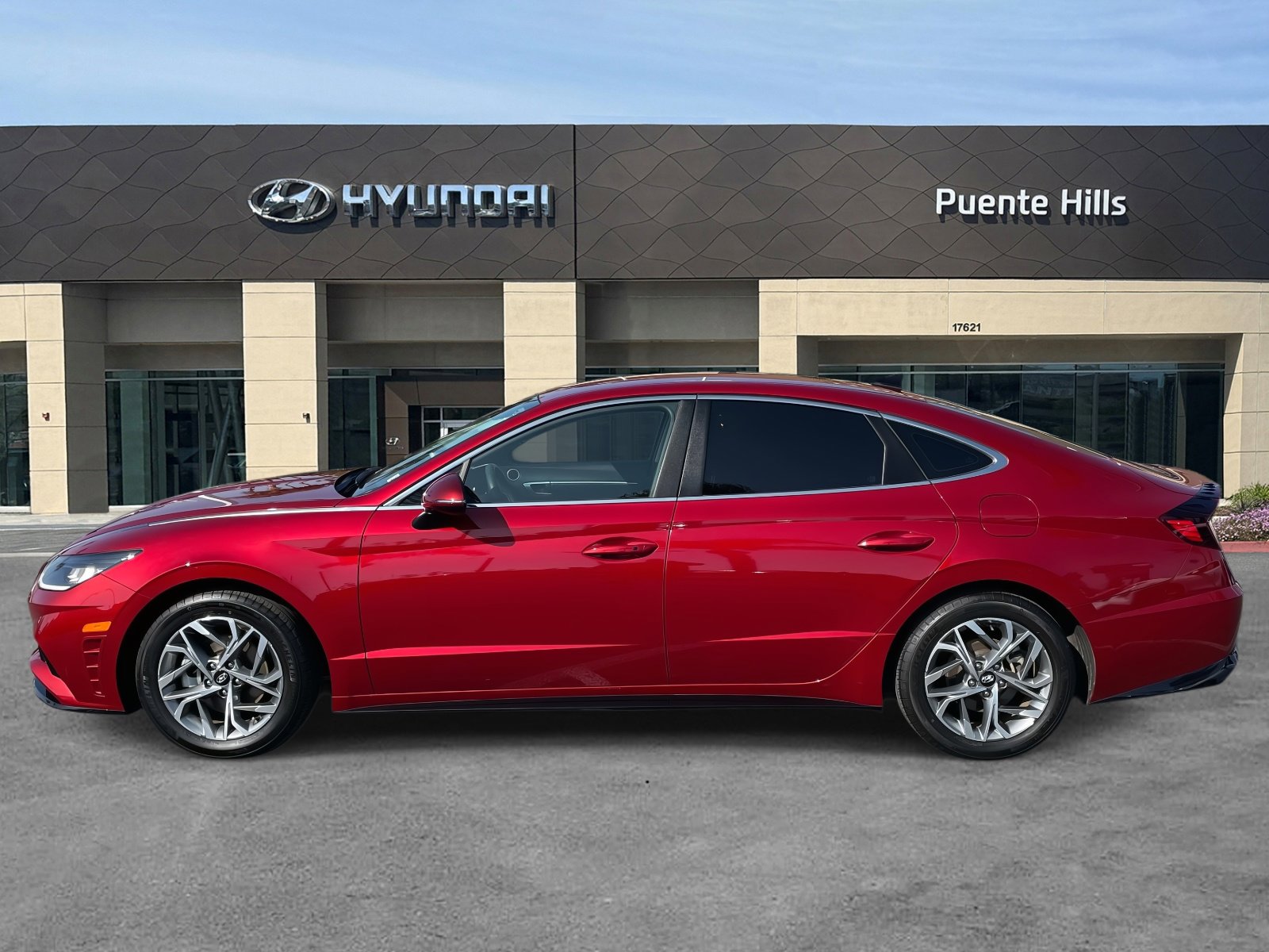 2023 Hyundai Sonata SEL photo 2