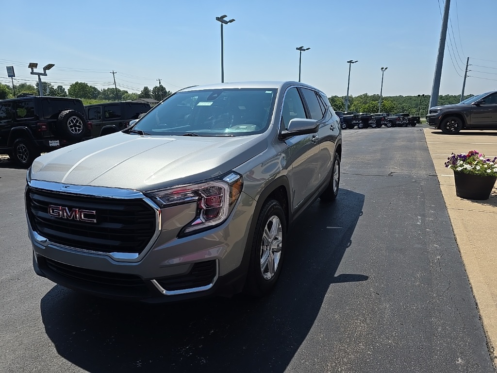 2024 Gmc Terrain SLE photo 2