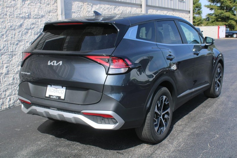 2023 Kia Sportage EX photo 3